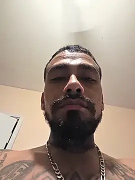 Snapshot of Cnutt310 chatting on 02-03-26, 02:44 Cnutt310 online show from 02-03-26, 02:44