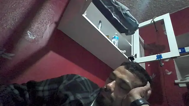 Snapshot of Cnutt310 chatting on 10-12-25, 12:50 Cnutt310 online show from 10-12-25, 12:50