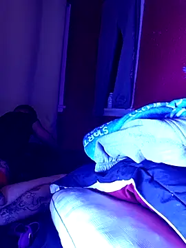 Snapshot of Cnutt310 chatting on 10-25-25, 08:57 Cnutt310 online show from 10-25-25, 08:57