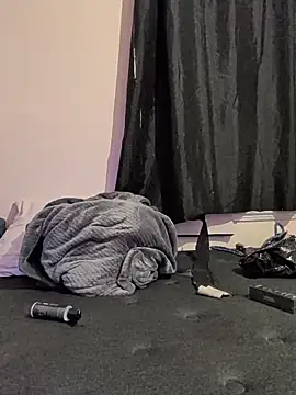 Snapshot of Cnutt310 chatting on 02-22-26, 07:33 Cnutt310 online show from 02-22-26, 07:33