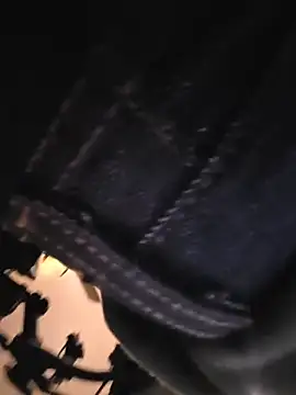 Snapshot of Cnutt310 chatting on 02-05-26, 12:17 Cnutt310 online show from 02-05-26, 12:17