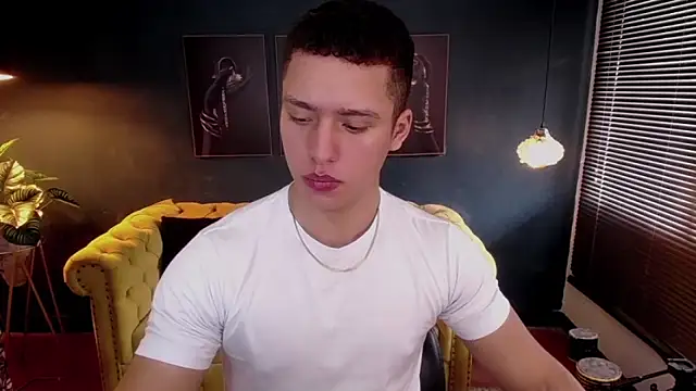 Snapshot of deivid_parker chatting on 10-10-25, 01:56 deivid parker online show from 10-10-25, 01:56