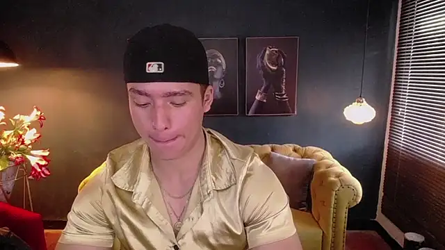 Snapshot of deivid_parker chatting on 06-15-26, 01:44 deivid parker online show from 06-15-26, 01:44