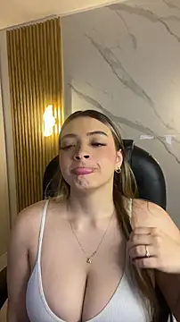 Snapshot of KYLIE_JONES6 chatting on 10-04-25, 03:52 KYLIE JONES6 online show from 10-04-25, 03:52