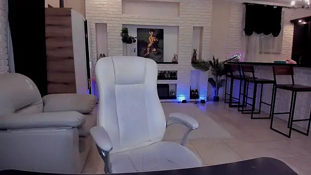 Snapshot of MariemLui chatting on 06-25-26, 02:33 MariemLui online show from 06-25-26, 02:33