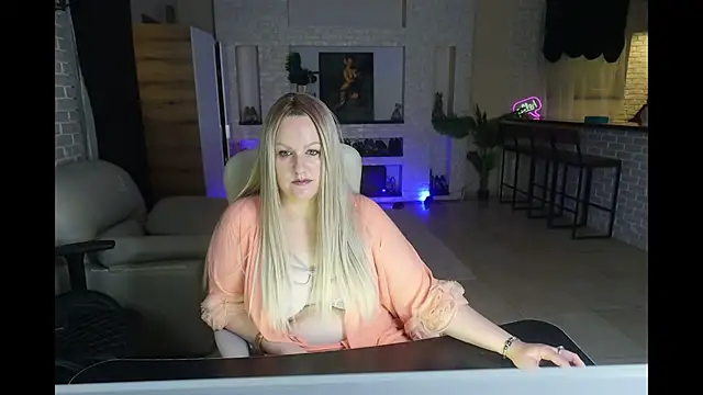 Snapshot of MariemLui chatting on 06-16-26, 03:01 MariemLui online show from 06-16-26, 03:01