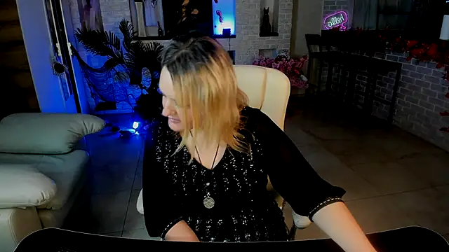 MariemLui online show from 10-26-25, 12:16