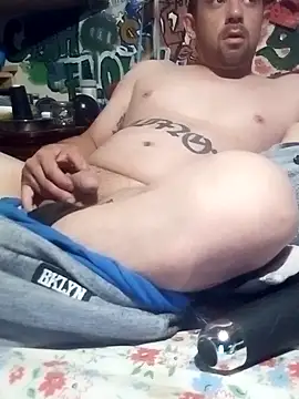 Twoslipperywhenwett online show from 09-09-25, 04:27