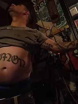 Twoslipperywhenwett online show from 11-14-25, 03:59