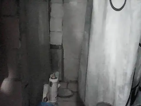 Twoslipperywhenwett online show from 12-15-25, 06:03