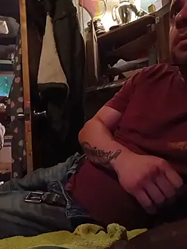 Twoslipperywhenwett online show from 11-18-25, 06:44