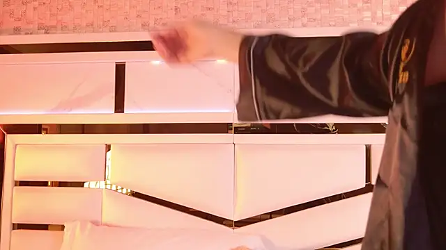 ambar rosse25 online show from 10-19-25, 12:08