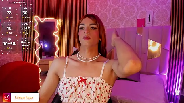 LIHIAN TAY online show from 10-11-25, 03:29