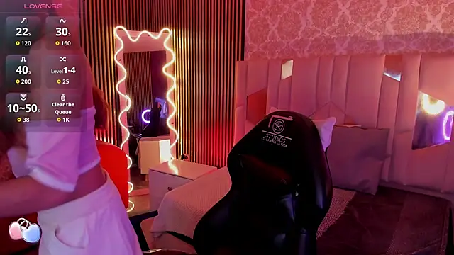 LIHIAN TAY online show from 11-12-25, 02:15