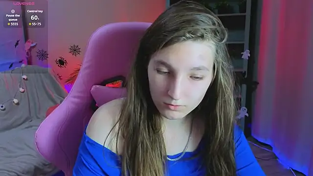 Mia Myles online show from 10-28-25, 10:25