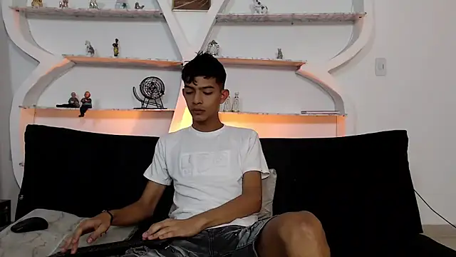 PRETTY SEX1 online show from 11-12-25, 01:15