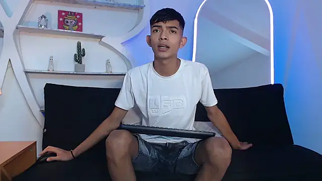 PRETTY SEX1 online show from 10-03-25, 01:23