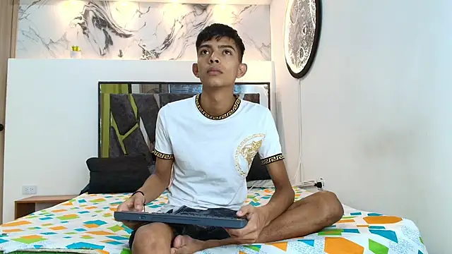 PRETTY SEX1 online show from 09-10-25, 07:07