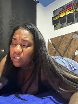 Snapshot of Sam_Blue chatting on 05-18-26, 01:06 Sam Blue online show from 05-18-26, 01:06