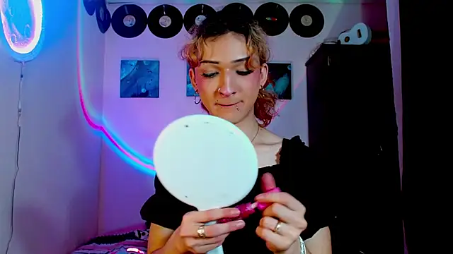 meghan devil  online show from 11-25-25, 04:02