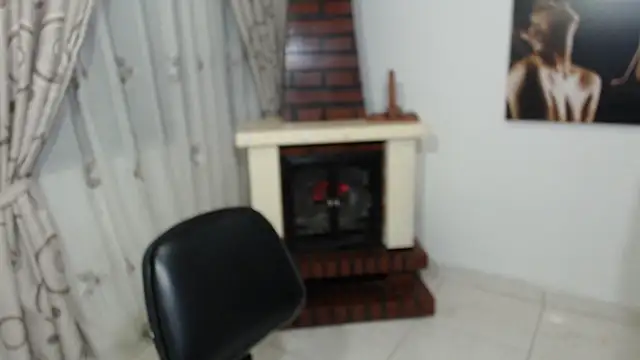 Snapshot of Grace_mature_milf chatting on 09-30-25, 10:21 Grace mature milf online show from 09-30-25, 10:21