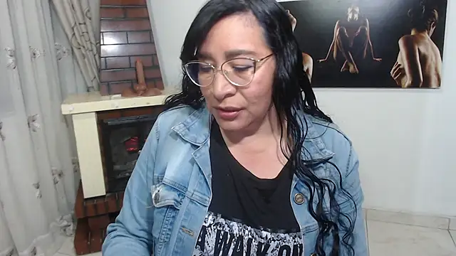 Snapshot of Grace_mature_milf chatting on 10-15-25, 10:23 Grace mature milf online show from 10-15-25, 10:23