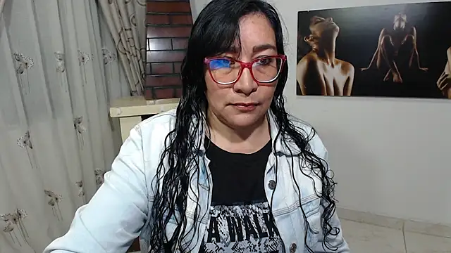 Snapshot of Grace_mature_milf chatting on 10-06-25, 10:16 Grace mature milf online show from 10-06-25, 10:16