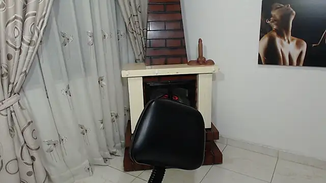 Snapshot of Grace_mature_milf chatting on 10-01-25, 10:20 Grace mature milf online show from 10-01-25, 10:20