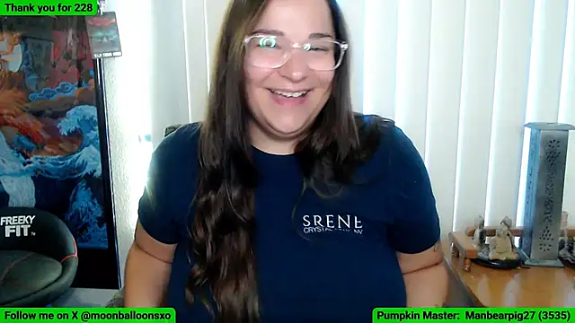 Snapshot of MoonBalloons chatting on 10-01-25, 06:56 MoonBalloons online show from 10-01-25, 06:56