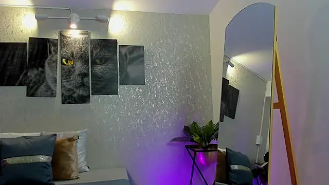 Snapshot of nils_saint chatting on 10-25-25, 04:00 nils saint online show from 10-25-25, 04:00