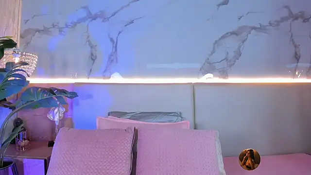 Snapshot of ValSmith_ chatting on 02-24-26, 03:40 ValSmith online show from 02-24-26, 03:40