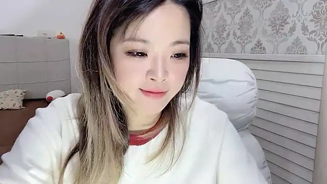 Holiland online show from 10-22-25, 01:16