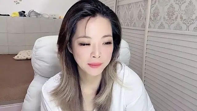 Holiland online show from 09-29-25, 01:34