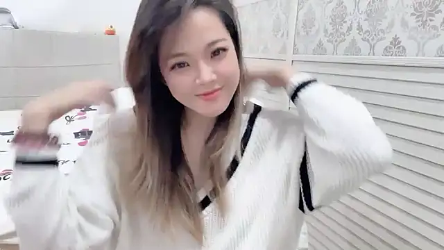 Holiland online show from 10-31-25, 01:24