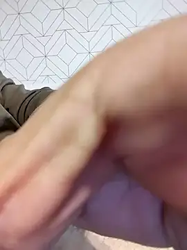 boy8540 online show from 04-01-26, 05:53