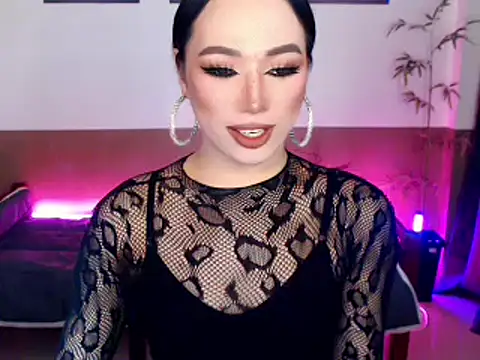Snapshot of Spicy_kinky chatting on 05-12-26, 05:37 Spicy kinky online show from 05-12-26, 05:37