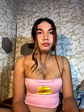 Snapshot of youryummybaby chatting on 11-07-25, 08:52 youryummybaby online show from 11-07-25, 08:52