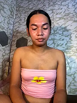 Snapshot of youryummybaby chatting on 11-11-25, 02:28 youryummybaby online show from 11-11-25, 02:28