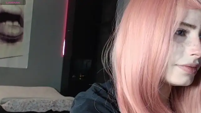 Snapshot of PieraMarch chatting on 02-17-26, 08:06 PieraMarch online show from 02-17-26, 08:06