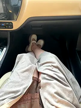 Meii-meyy online show from 11-16-25, 07:46