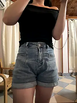 Meii-meyy online show from 10-17-25, 04:53