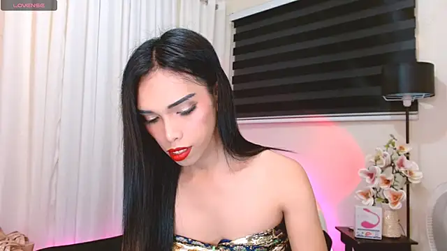 Snapshot of angelaxmonroe chatting on 11-18-25, 05:05 angelaxmonroe online show from 11-18-25, 05:05