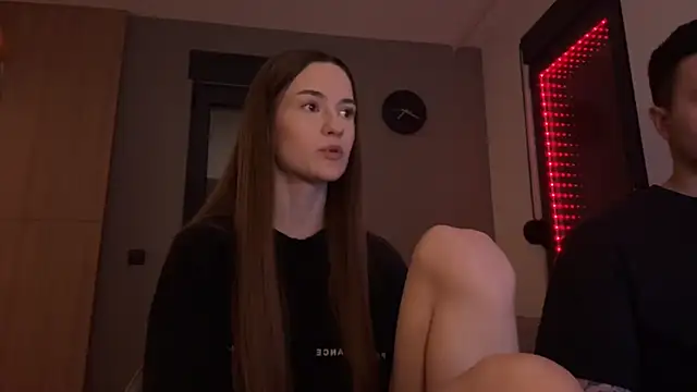 Snapshot of TenDouble chatting on 11-17-25, 10:14 TenDouble online show from 11-17-25, 10:14