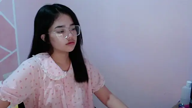 aaliyah walker online show from 11-17-25, 11:47