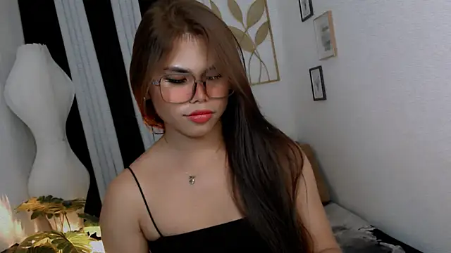 Snapshot of PrettyBlythes_TS chatting on 06-23-26, 05:55 PrettyBlythes TS online show from 06-23-26, 05:55