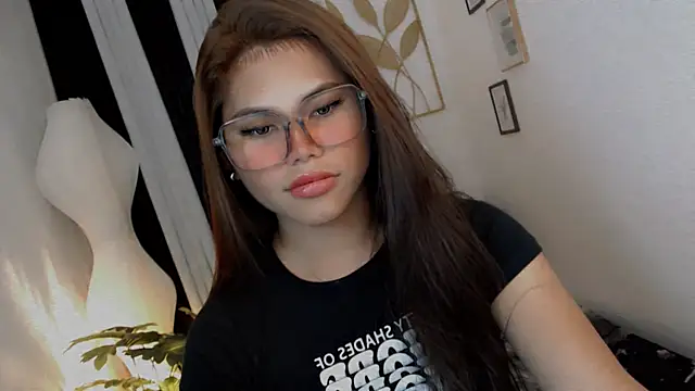 Snapshot of PrettyBlythes_TS chatting on 06-22-26, 03:42 PrettyBlythes TS online show from 06-22-26, 03:42