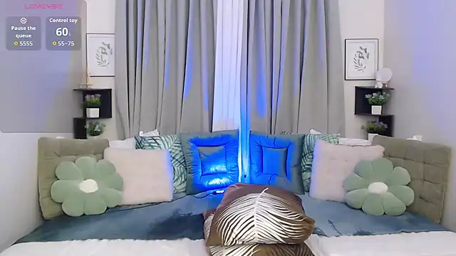 PrettyBlythes TS online show from 10-22-25, 01:43