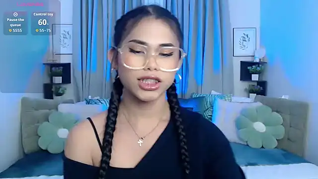 PrettyBlythes TS online show from 10-25-25, 09:30