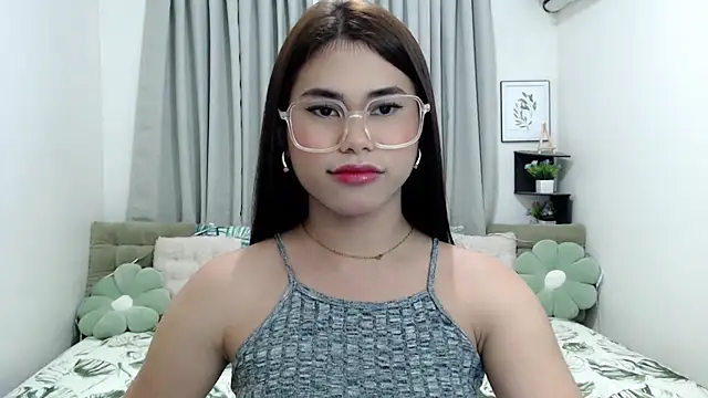 PrettyBlythes TS online show from 12-16-25, 05:55