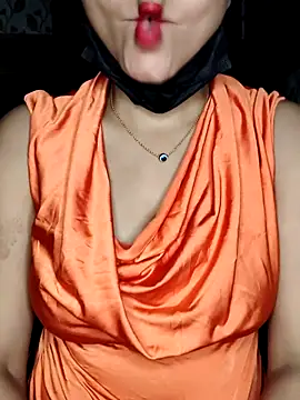 Snapshot of Horny_Shalu chatting on 10-19-25, 06:21 Horny Shalu online show from 10-19-25, 06:21